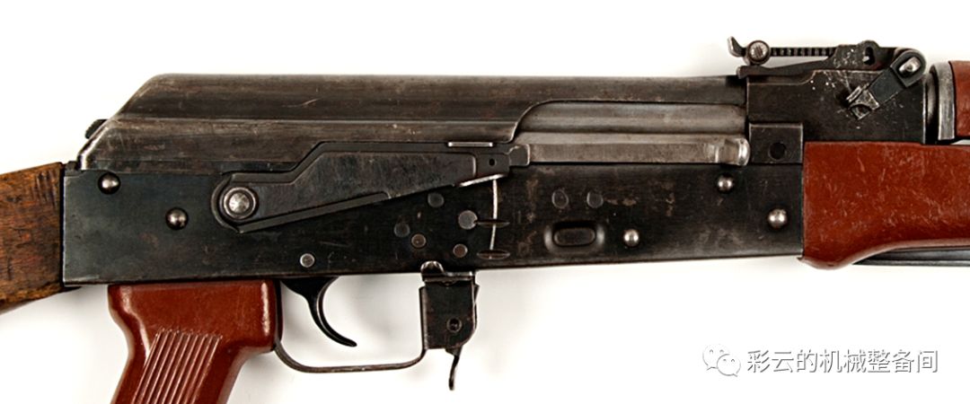 为什么AK-47退役得早？因为AKM更好啊