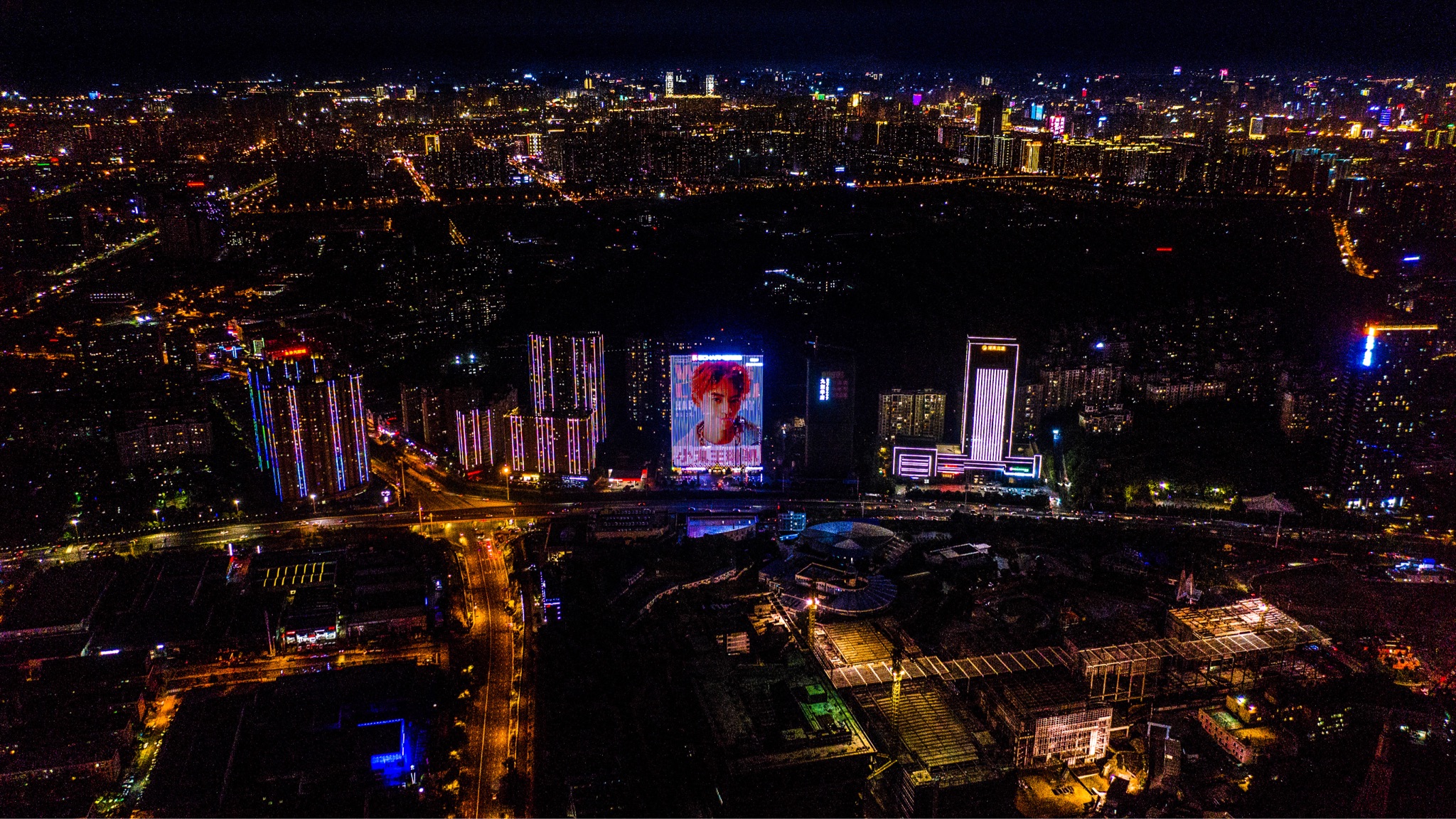 不止亿点点爱！小鬼*琳凯22岁生日，粉丝地标广告应援送祝福