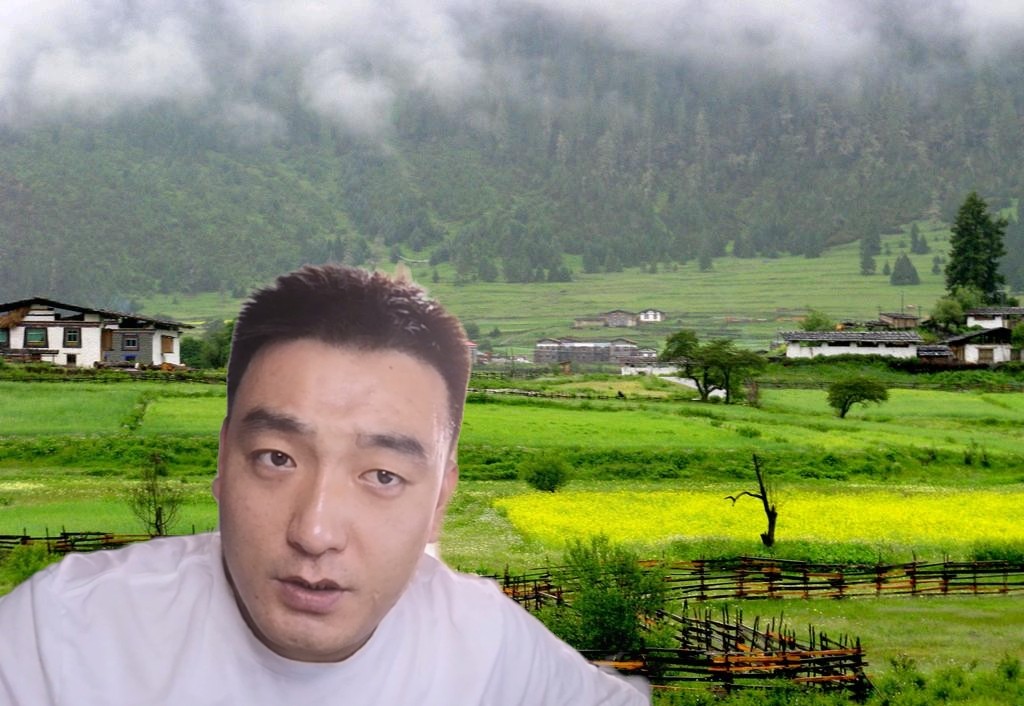 青山绿水是农村，袅袅生烟也是农村。农民：专