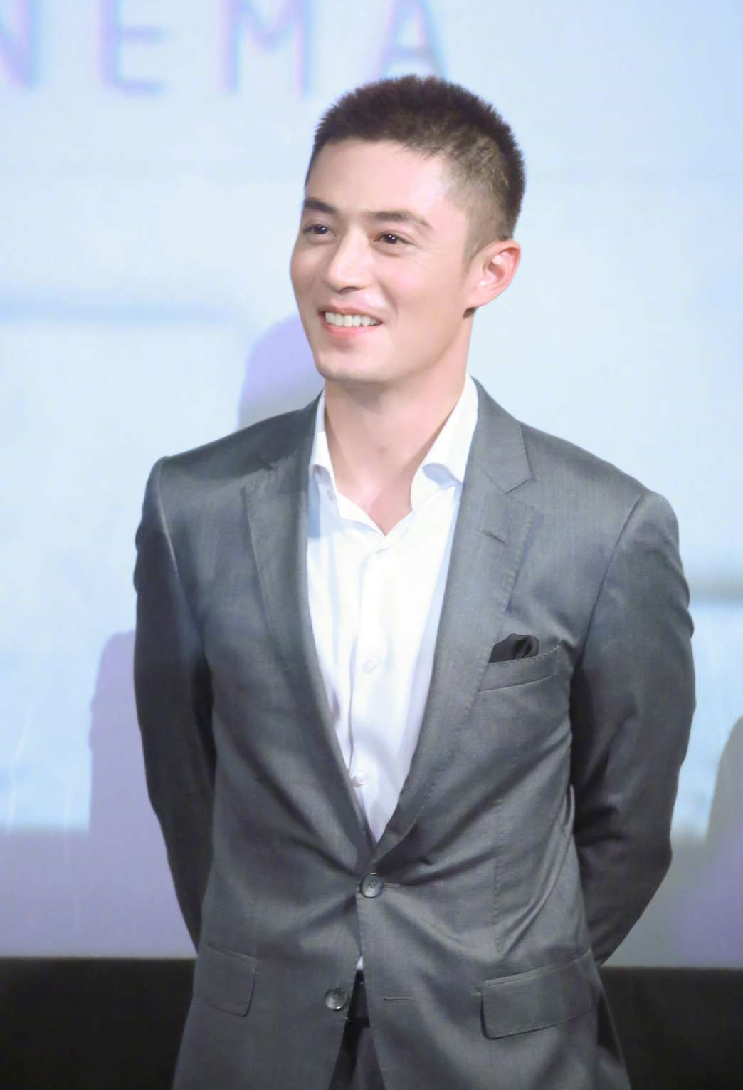 那些火着火着就不见了的演员，霍建华结婚了，而他杳无音讯