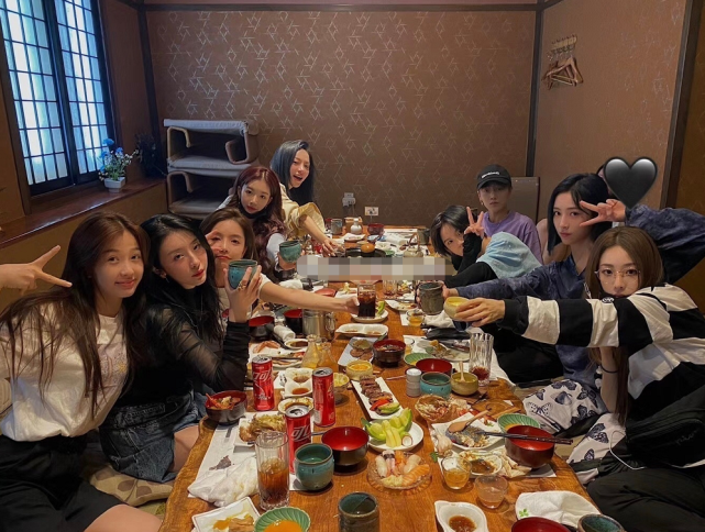 THE9轮班制陪逛街暴露“团宠”与虞书欣无关，看