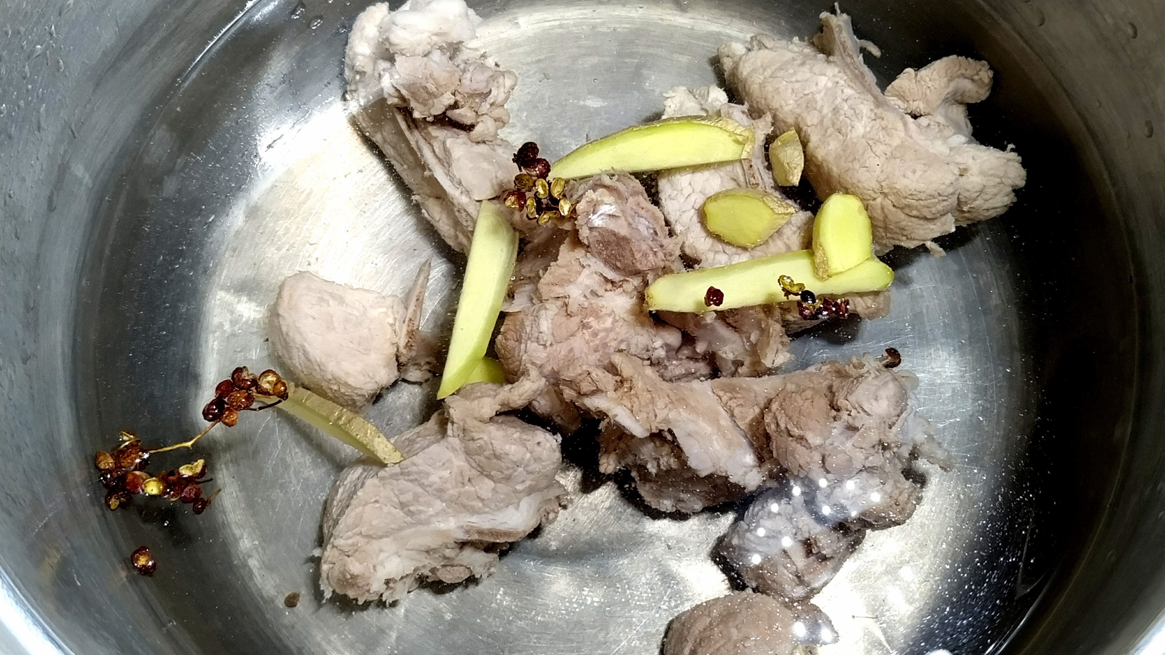 图片[4]-冬瓜赤豆薏米骨头汤 味道实在太美味了 做法简单 一看就会-起舞食谱网