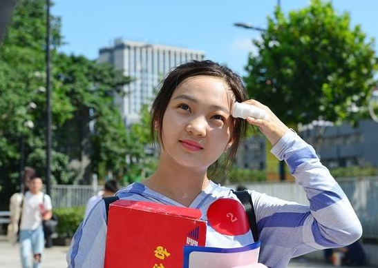 那个被张艺谋看中的“奥运女孩”林妙可，12年过去，活成什么样？