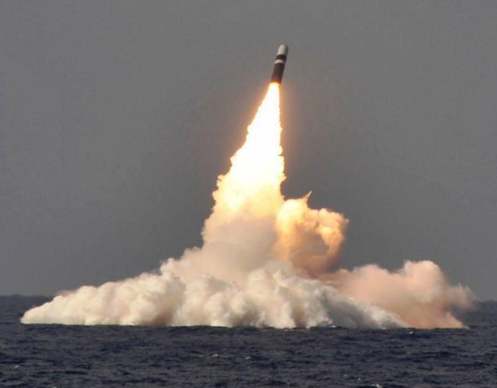 除东风41外，英国海归为中国研制一款镇国重器，为震慑美军立功