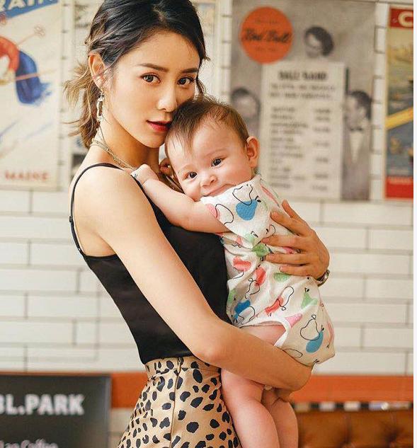 港媒爆张馨月有喜，林峰忙拍戏不回应，吴千语隔空晒美照用意明显