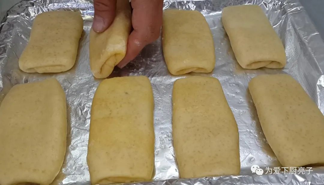 1斤麵粉，1勺白糖，掌握3個技巧，新手也能一次成功，香酥又好吃