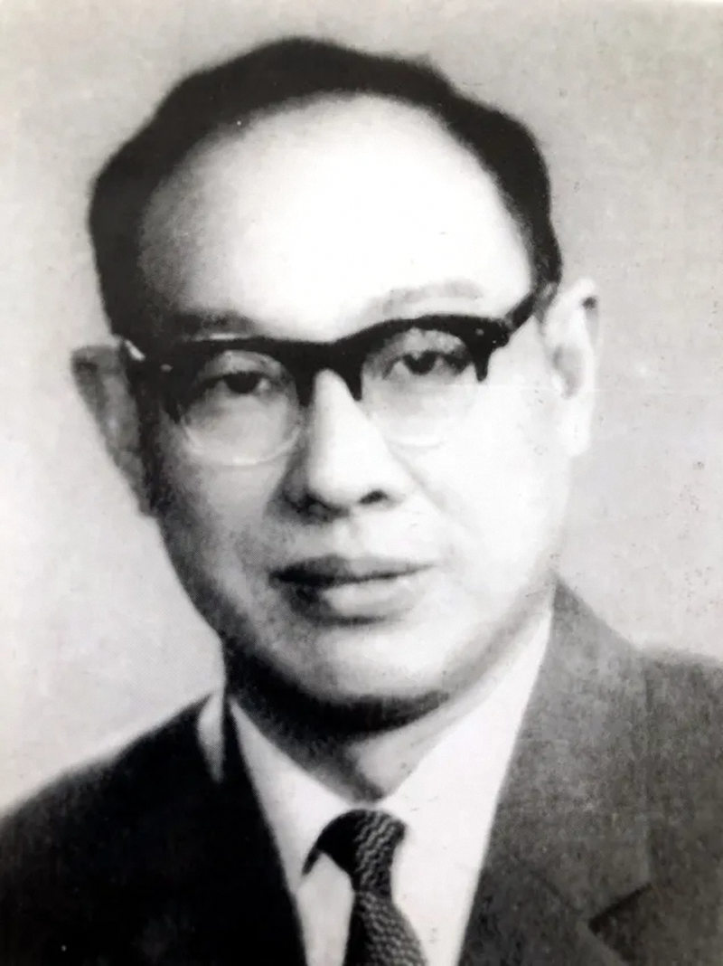 傅作义要活捉毛泽东，主席唱“空城计”，用千