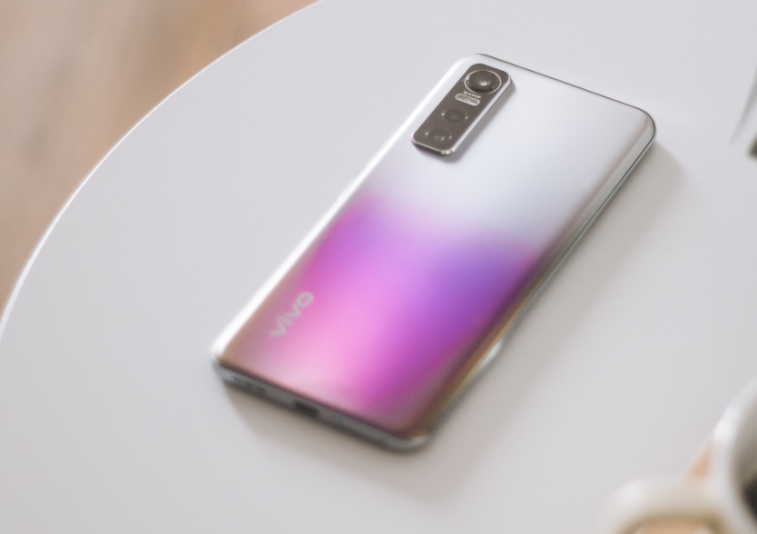 手机足够用就行了！预算2000元这5款手机超值，堆