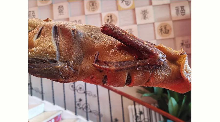 霜蹄削玉慰饞涎，水飲一盂息庖煙--臘味合蒸