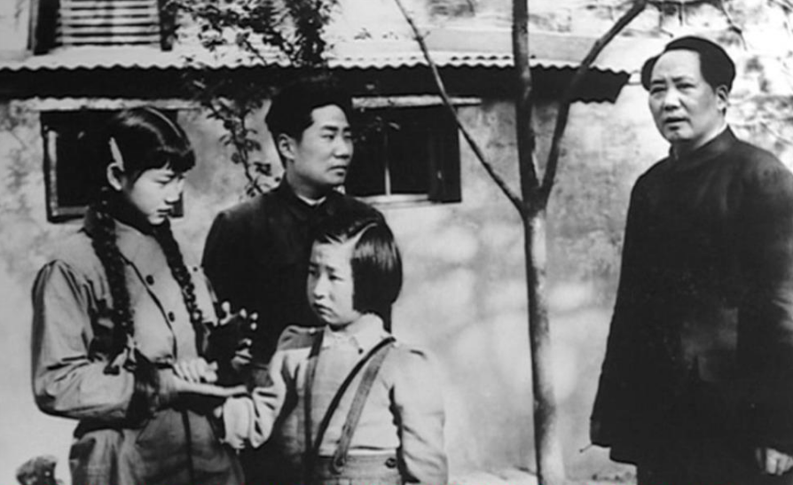 1949年毛岸英结婚，毛主席看完宾客名单：为什么漏掉了三位同志？