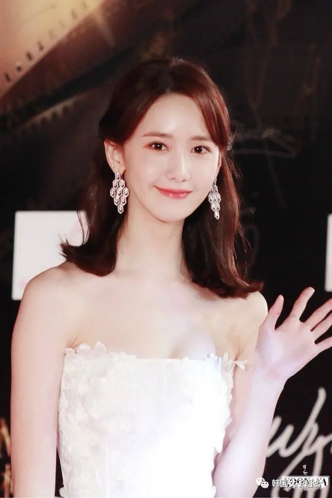 不仅脸蛋漂亮,身材也好的这位女团爱豆