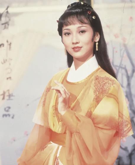九版楚留香，郑少秋经典、最新版太辣眼，成功挽救朱孝天