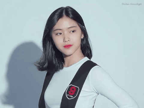 韩网热评:– 超符合王子琳的形象– 坚持等待留真