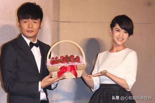 高级黑！杨丞琳晒照“狗界李荣浩”，网友：眼睛比李荣浩大多了