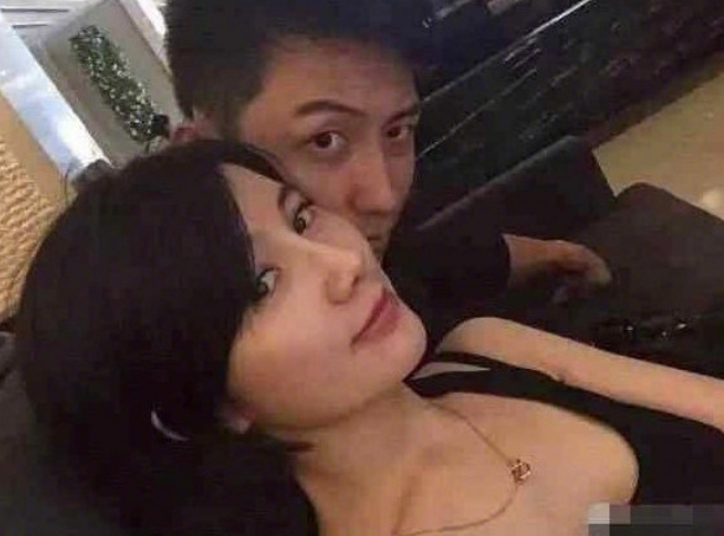 黄景瑜新剧上映却被爆料，求锤得锤还有结婚证