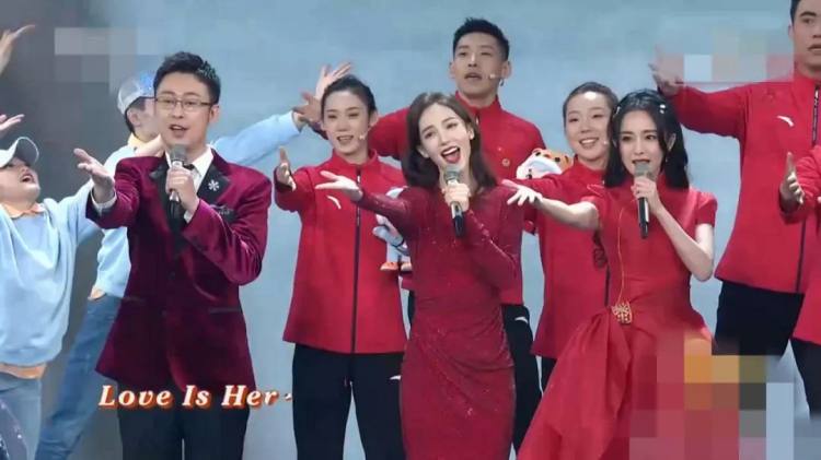 美人相遇必有一輸，娛樂(lè)圈最大的反差，都在女明星的合照里