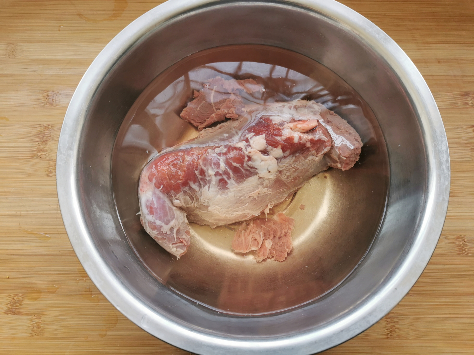春季我家常吃這肉，高蛋白低脂肪，不炒不燉做一盤，直接手撕著吃