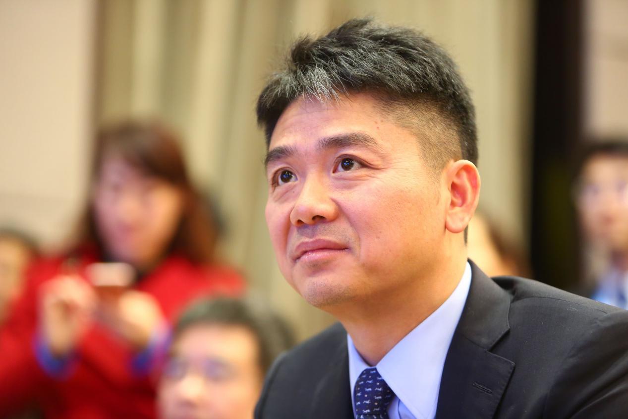 刘强东重回巅峰时刻，全年营收7458亿，江湖再传东哥名号