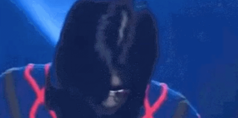 Wang Fei thanks thunderbolt sharp edge to pull hand emersion name occasion, their love already was destined when thanking thunderbolt sharp edge 14 years old