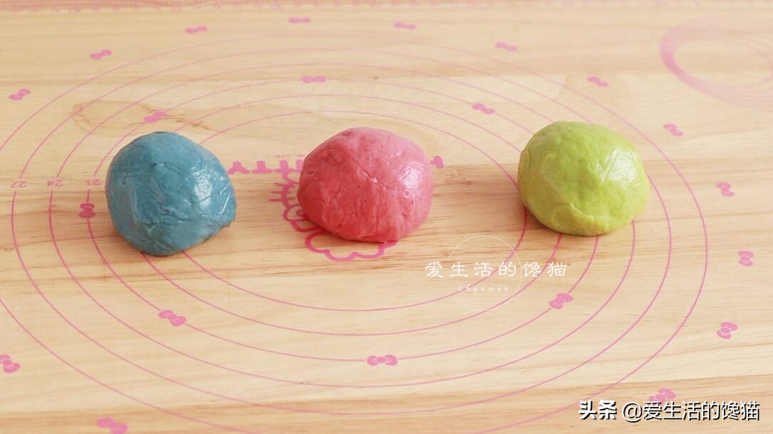 靠譜的麻薯包配方來了，揉一揉，烤一烤，個個空心圓溜溜