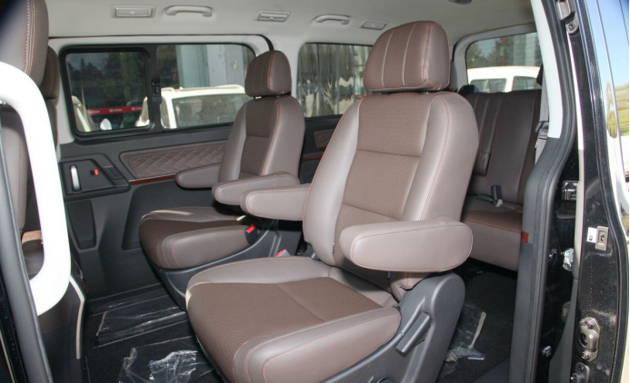 上汽大通MAXUS G10宜商宜家的三排座車型橫評