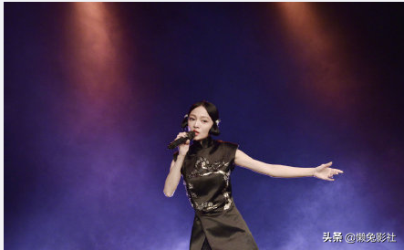 张韶涵洛天依跨次元壁合作《芒种》，天籁之音绚丽特效，燃爆全场
