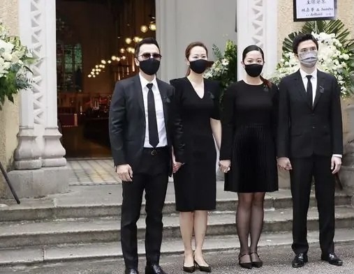 大女兒嫁影星甄子丹，小女兒嫁百億富二代，這位父親“教子有方”