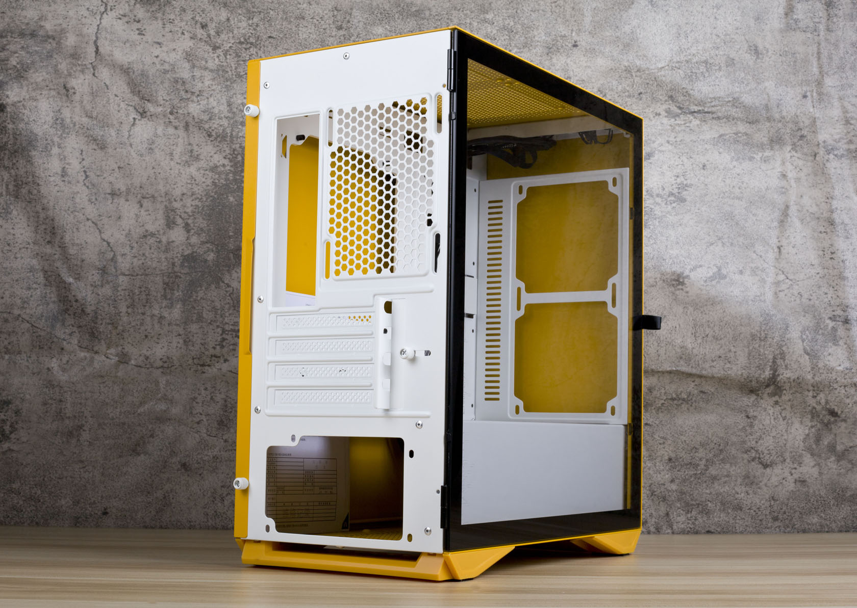 MATX机箱已成主流？爱国者YOGO M2打造桌面小钢炮