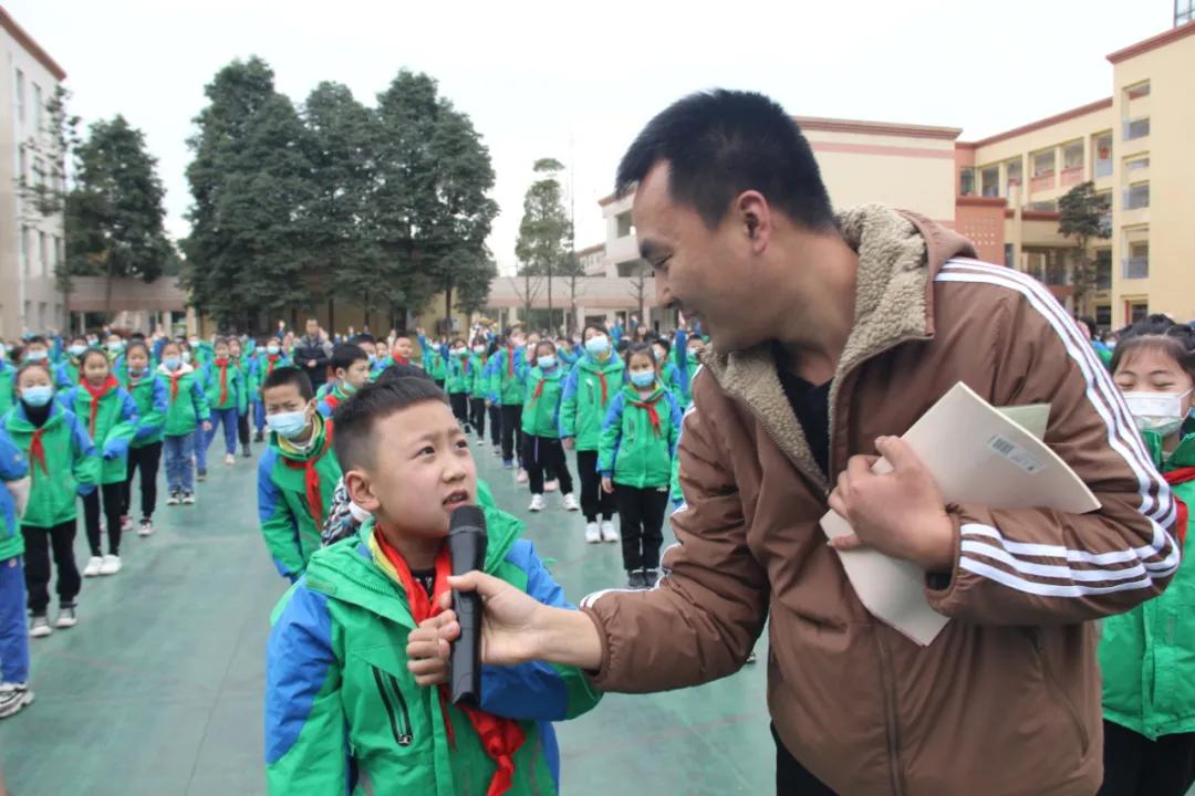 春风十里，不如学雷锋的你——双流区九江小学开展学习雷锋活动