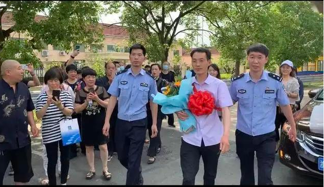 跨越三十年的亲情，终于找到自己的亲生父母