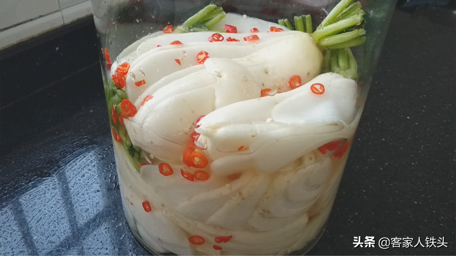 客家人百吃不膩的蘿蔔吃法，傳統味口感好，酸辣爽口好吃到不想停