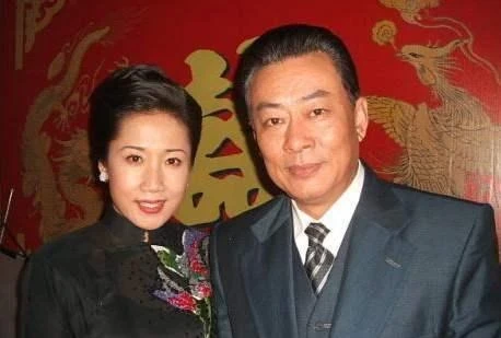 一婚娶上海文艺美女，二婚娶初恋高中同学，如