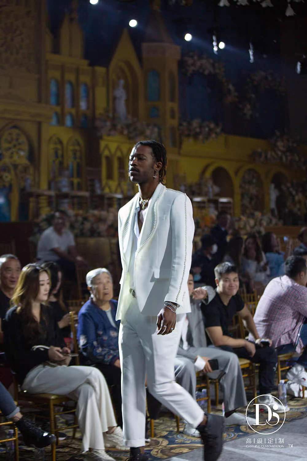 “中国风尚时装周 DS2021斓”大秀取得圆满成功