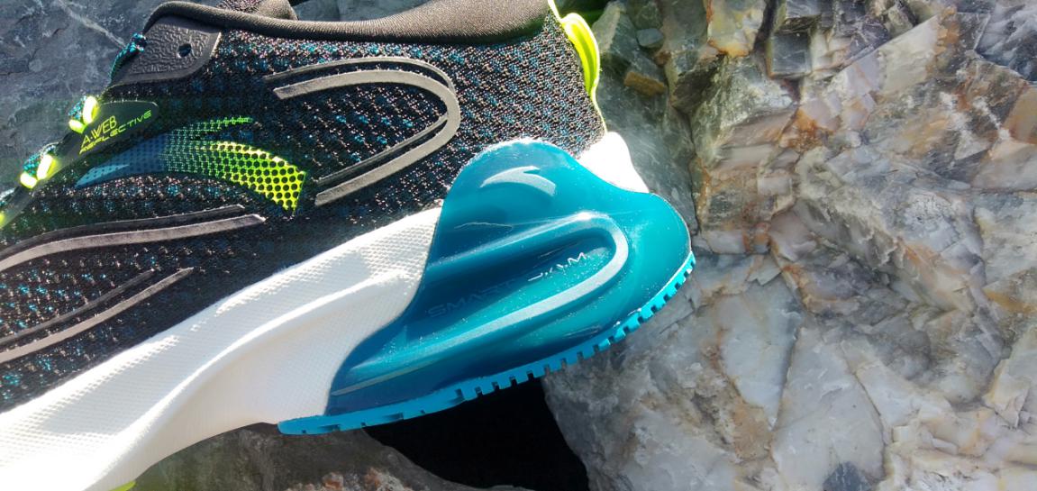 咕咚与安踏的碰撞｜支持运动大数据的国民跑鞋，创1.0深度体验