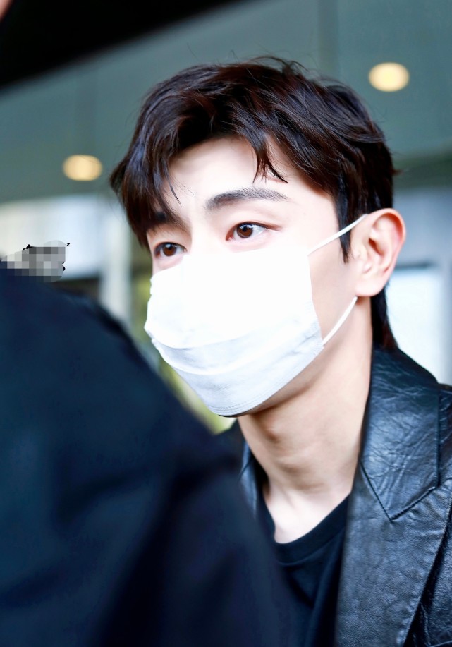 " escape closely 3 " honored guest list exposes to the sun piece: 6 people build up, yang Mi Zhang Xiaofei 2 flowers cooperate eventually