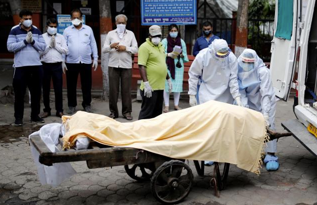 印度才是疫情最糟糕的国家？媒体曝光实情：可能其中60%已感染