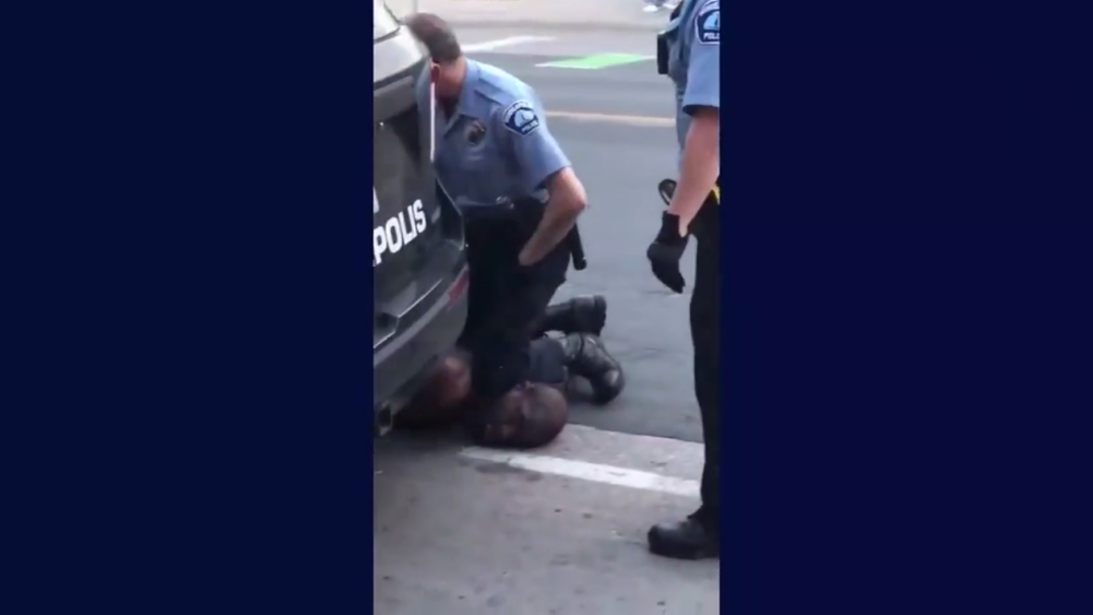 33城集体暴动，疫情带来经济衰退，种族问题成压