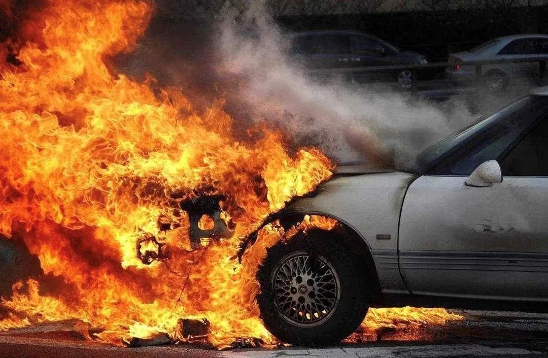 比亚迪汉 VS Model 3，这场“神仙打架”太过瘾