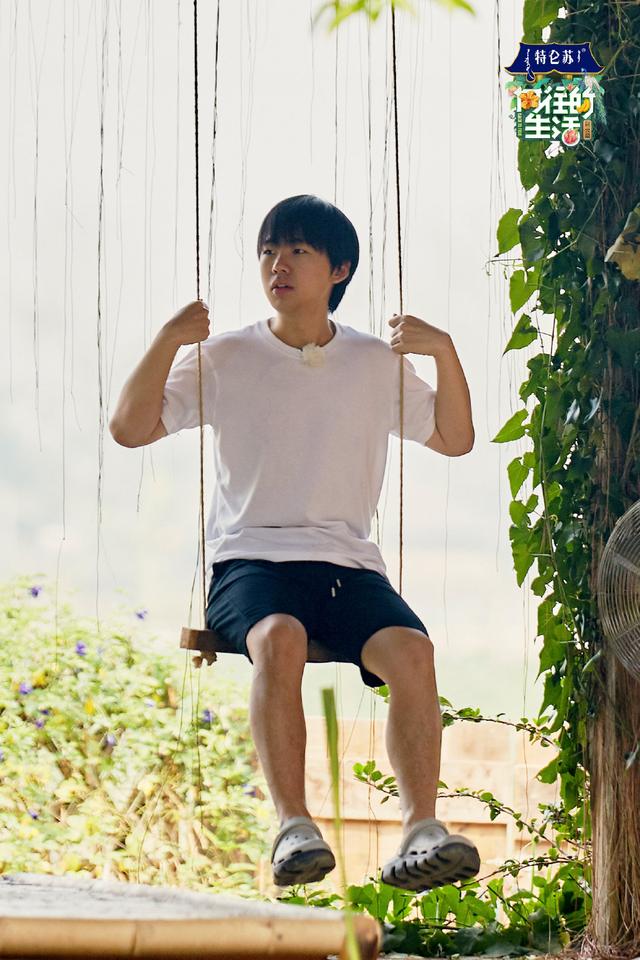 年仅24岁的郭麒麟，今年第一综艺咖，连上9档综