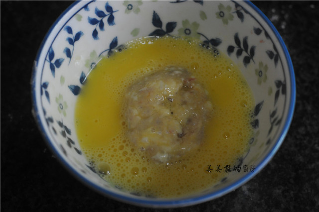 三伏天，多给孩子做豆腐饼，薄皮脆嫩，香软好消化，比肉饼更香