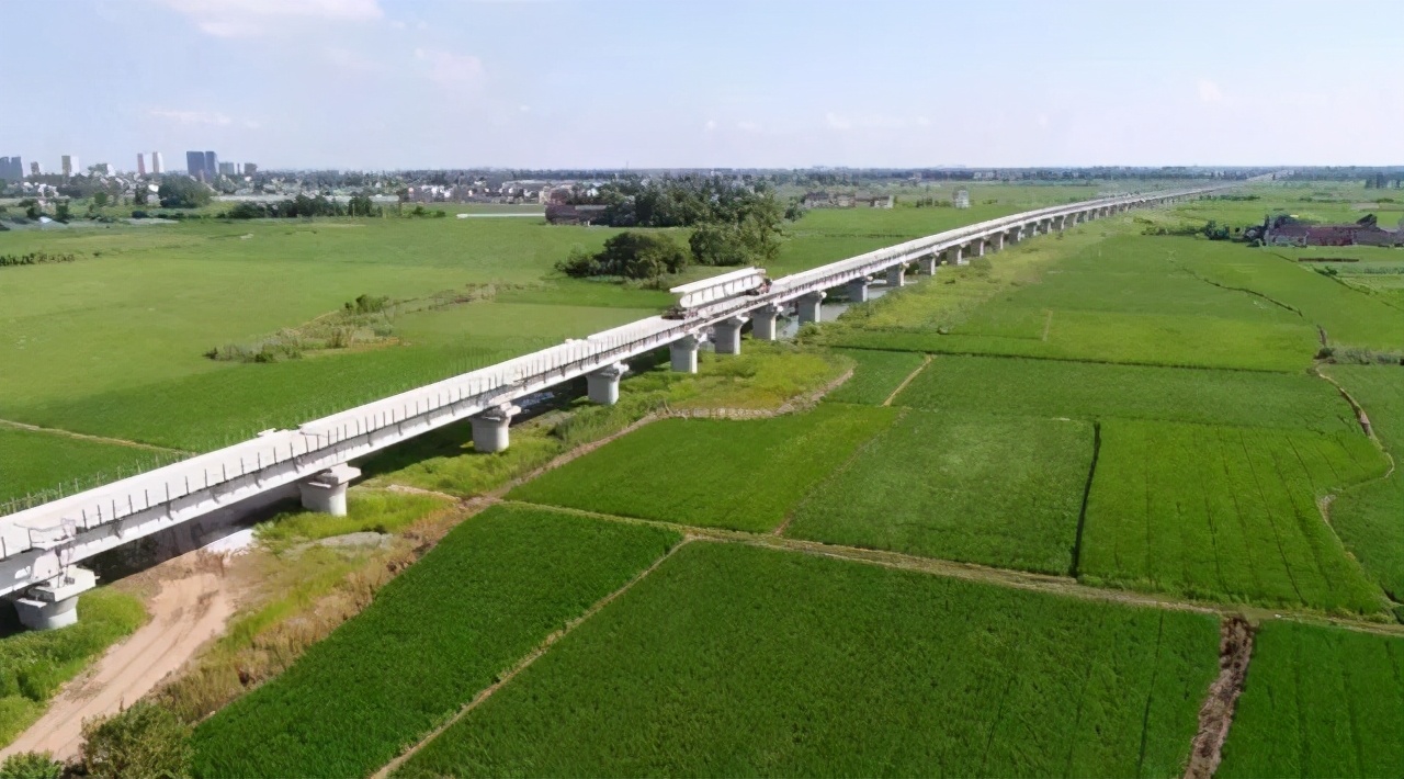 安徽建一条高速铁路，将把安徽推向长三角核心区，助经济快速增长