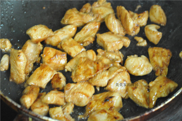 鸡胸肉新做法，低盐少油也焦香，