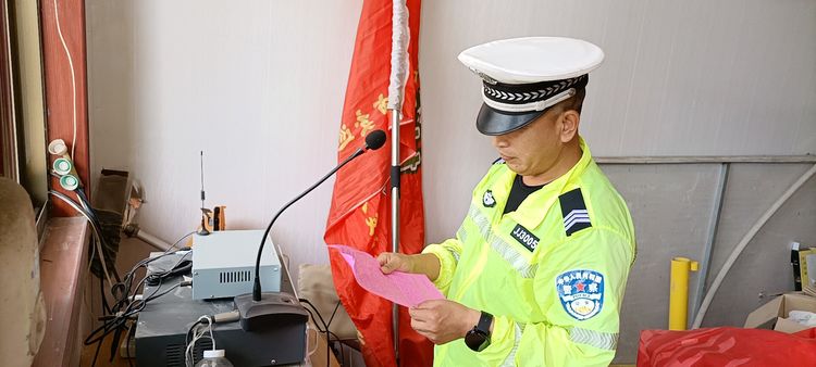 邯郸市交巡警磁县大队开展“一盔一带”安全守护行动