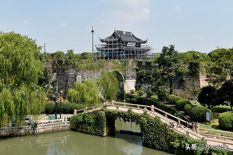 中國唯一保留完整的水陸古城門—盤門