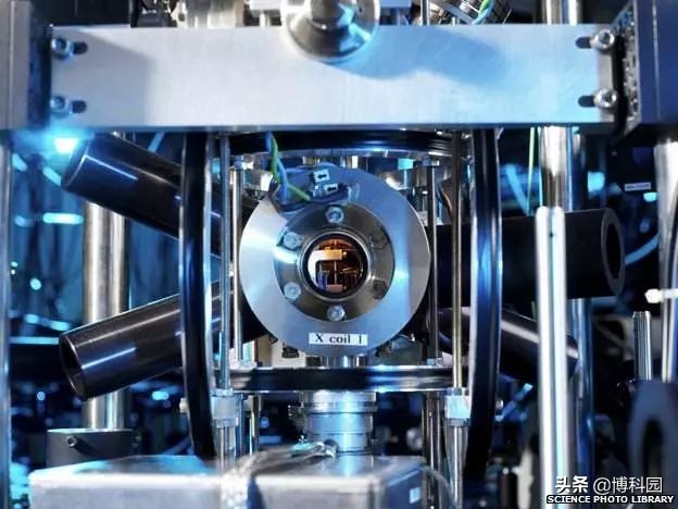 下一代芯片级原子钟的核心已经公开啦！