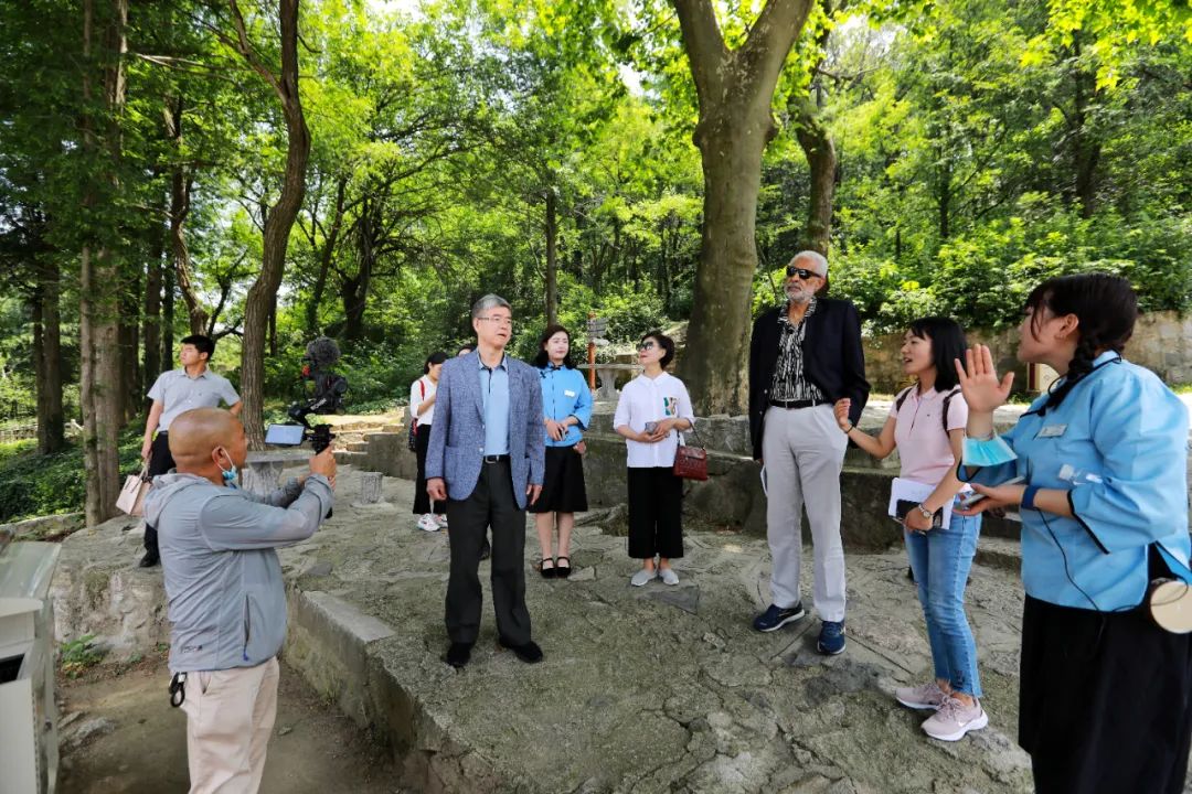 “发现丝路最美茶乡”活动赴鸡公山景区参观考察圆满成功