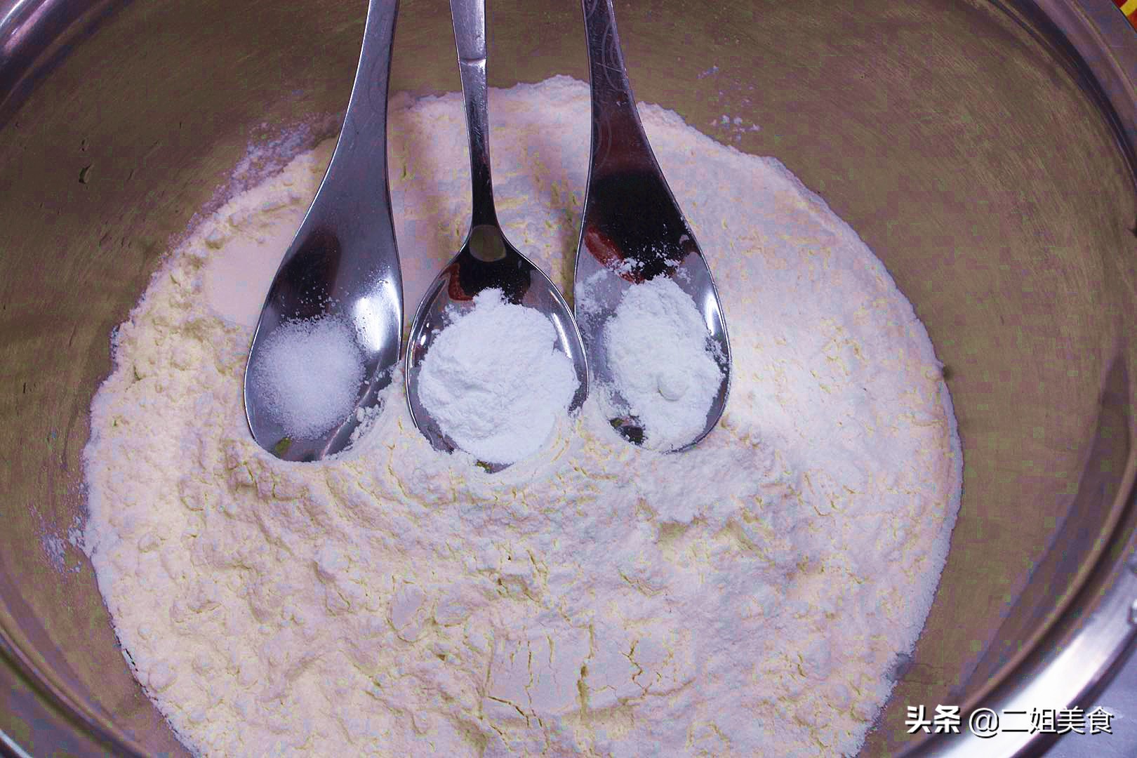 做油條時，牢記別放酵母粉了，大廚：多加兩樣，油條個個蓬鬆好吃