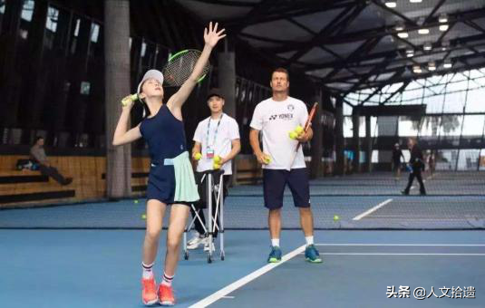 《爸爸去哪儿》播出8年后，森蝶获赞，王诗龄、黄多多因富养被嘲