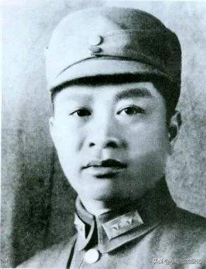 他曾是叶挺将军的手下，后来却成了十大大将之