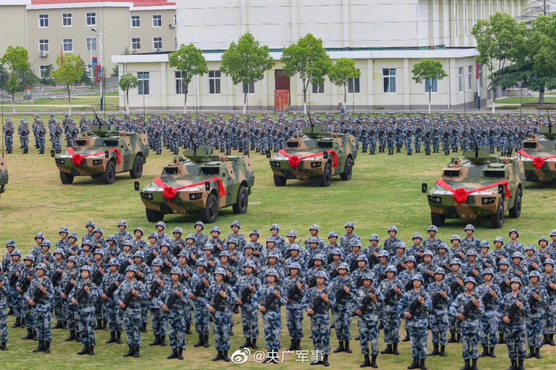 中国新型空降战车服役！在跨海峡作战中能发挥何种战术作用？